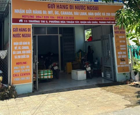 GỬI HÀNG SANG SINGAPORE THÁNG 06/2025 TẠI TIẾN VIỆT EXPRESS CHI NHÁNH ĐÀ NẴNG Với phương châm hoạt động nhanh chóng – chính xác – an toàn – tiết kiệm. Chúng tôi luôn làm cho các khách hàng hài lòng. Hiện tại, chúng tôi đang có chương trình khuyến mãi cho các đơn hàng chuyển tới SINGAPORE . Chương trình sẽ bắt đầu áp dụng từ ngày 10/6/2025 với nhiều ưu đãi hấp dẫn. ƯU ĐÃI CỦA TIẾN VIỆT EXPRESS khi giao hàng đến SINGAPORE với giá cực kì hấp dẫn: ✨ Miễn phí xử lí hàng hoá, đóng thùng, dán nhãn, hút chân không,.. ✨Bảng giá sẽ bao gồm phí xăng dầu, phí ship nội địa tại SINGAPORE. 📍BẢNG GIÁ VẬN CHUYỂN TỪ VIỆT NAM SANG SINGAPORE Lưu ý: Bảng giá trên chưa bao gồm thuế VAT. Khi quý khách muốn đặt dịch vụ vui lòng: ☄️ Liên hệ với chúng tôi để biết về điều kiện các sản phẩm khi gửi đi. ☄️ Cung cấp địa chỉ nhận hàng: Postcode, Số điện thoại. Nếu có thắc mắc hãy liên hệ với chúng tôi qua HOTLINE bên dưới hoặc qua các nền tảng để nhận được sự tư vấn tận tình từ đội ngũ nhân viên chúng tôi ❤️ TIẾN VIỆT EXPRESS - Nhanh chóng-Chính xác-An toàn-Tiết Kiệm #TVE #Express #Vận_chuyển_quốc_tế #Logistics #Chuyển_phát_nhanh #tienvietexpress ============================== 𝗧𝗵𝗼̂𝗻𝗴 𝘁𝗶𝗻 𝗹𝗶𝗲̂𝗻 𝗵𝗲̣̂ 𝗴𝘂̛̉𝗶 𝗵𝗮̀𝗻𝗴: TIẾN VIỆT EXPRESS - CHUYỂN PHÁT NHANH QUỐC TẾ 📌Địa Chỉ HCM: 94 Thân Nhân Trung, P.13, Q.Tân Bình, Tp.HCM 📌Địa chỉ Hà Nội: Số 8 Ngõ 38 Đặng Thùy Trâm , Phường Dịch Vọng Hậu, Quận Cầu Giấy, Hà Nội 📌Địa chỉ Đà Nẵng : 11 Trường Thi 5 , Hòa Thuận Tây, Hải Châu, Đà Nẵng. 📌Địa chỉ Cần Thơ: 520 Nguyễn Văn Linh, Phường Long Hoà, Bình Thuỷ, TP Cần Thơ 📌Địa chỉ An Giang: SỐ 5 đường Hùng Vương, thị trấn Tri Tôn, tỉnh An Giang Hotline: 0901 899 178 Web: https://banxangdao.com/ Email : xuanthanh.han@tienvietexpress.com Facebook: Tiến Việt Express VAT Code 0314960843 Thời Gian Mở Cửa Nhận Hàng Thứ 2 – Thứ 7 : 8H30 Am – 17H30PM Theo dõi đơn hàng vận chuyển xin gọi : 028 3636 96 93 #singapore #sin #tienvietexpress #guihangdinuocngoai #vanchuyenquocte