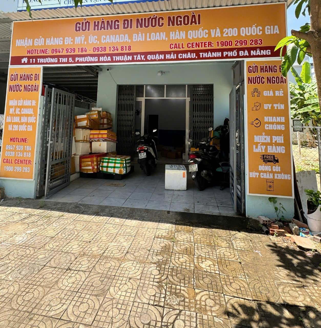 Bảng giá gửi hàng Việt Nam đi Malaysia - Tháng 06/2025 #Tiến_Việt_Express Vận chuyển hàng đi Malaysia giá rẻ của Tiến Việt Express chuyên nhận Vận chuyển, gửi, ship, ship hàng đi Malaysia giá tốt nhất và cam kết dịch vụ tốt nhất dành cho khách hàng. Dịch vụ gửi hàng đi Malaysia của chúng tôi không chỉ dừng lại ở việc cung cấp giao nhận hàng hóa, mà còn là trải nghiệm giao nhận ngày càng hoàn thiện, hỗ trợ khách hàng sử dụng dịch vụ gửi hàng đi Malaysia nhanh hơn, tiết kiệm hơn và giá rẻ nhất có thể. Chúng tôi chuyên nhận gởi, ship vận chuyển các mặt hàng thông qua các hãng chuyển phát nhanh như UPS, TNT, Fedex, DHL. ============================== 𝗧𝗵𝗼̂𝗻𝗴 𝘁𝗶𝗻 𝗹𝗶𝗲̂𝗻 𝗵𝗲̣̂ 𝗴𝘂̛̉𝗶 𝗵𝗮̀𝗻𝗴: TIẾN VIỆT EXPRESS - CHUYỂN PHÁT NHANH QUỐC TẾ 📌Địa Chỉ HCM: 94 Thân Nhân Trung, P.13, Q.Tân Bình, Tp.HCM 📌Địa chỉ Hà Nội: Số 8 Ngõ 38 Đặng Thùy Trâm , Phường Dịch Vọng Hậu, Quận Cầu Giấy, Hà Nội 📌Địa chỉ Đà Nẵng : 11 Trường Thi 5 , Hòa Thuận Tây, Hải Châu, Đà Nẵng. 📌Địa chỉ Cần Thơ: 520 Nguyễn Văn Linh, Phường Long Hoà, Bình Thuỷ, TP Cần Thơ 📌Địa chỉ An Giang: SỐ 5 đường Hùng Vương, thị trấn Tri Tôn, tỉnh An Giang Hotline: 0901 899 178 Web: https://banxangdao.com/ Email : xuanthanh.han@tienvietexpress.com Facebook: Tiến Việt Express VAT Code 0314960843 Thời Gian Mở Cửa Nhận Hàng Thứ 2 – Thứ 7 : 8H30 Am – 17H30PM Theo dõi đơn hàng vận chuyển xin gọi : 028 3636 96 93 #shiphangsangmalaysia #vanchuyenquoctedimalay #tienvietexpress