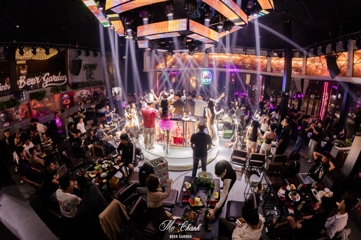 Mợ Chảnh Beer Garden💎
Địa điểm giải trí chuyên tổ chức sinh nhật, mô hình beer gader mới lạ,món ăn rẻ,âm nhạc sống động tại TP QN 💎
🗣️:Booking 079 3401794 📞